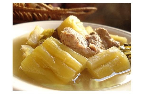 Bitter Gourd Boiled With Pork Ribs (Ma-Ra Tom Ka-Dook Mou)